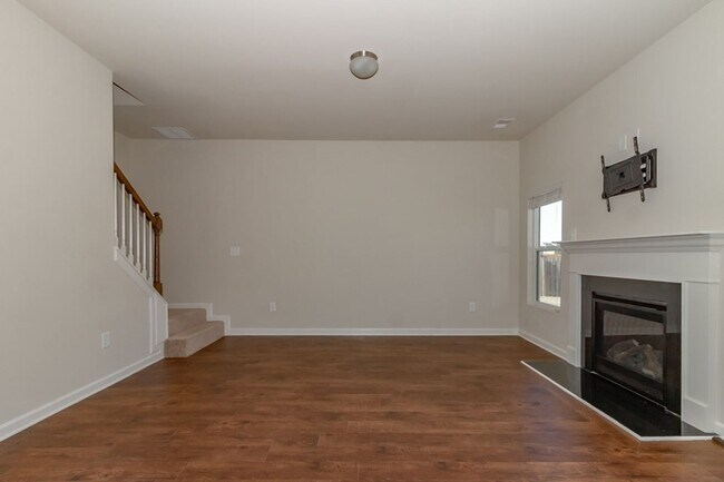 Building Photo - 4702 Southwind Rd