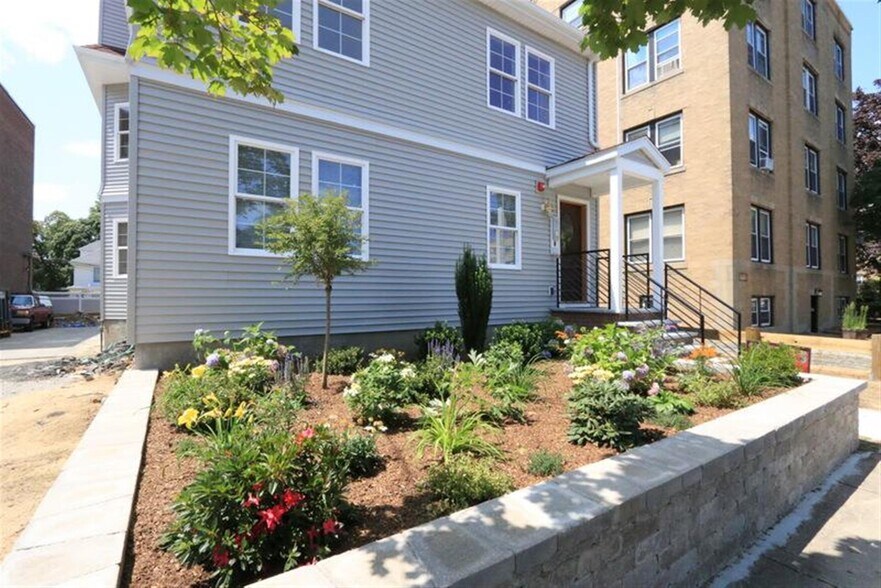 Building Photo - 221 Massachusetts Ave