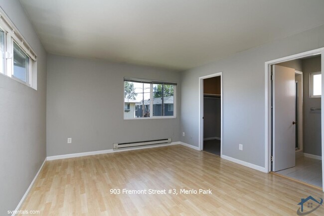 Building Photo - 903 Fremont St