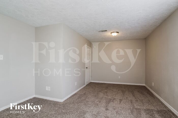 Building Photo - 11431 Stoughton Dr