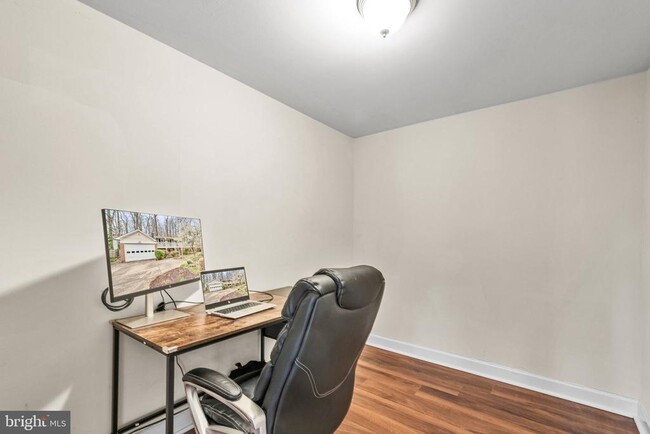 Building Photo - 4415 Elmwood Dr