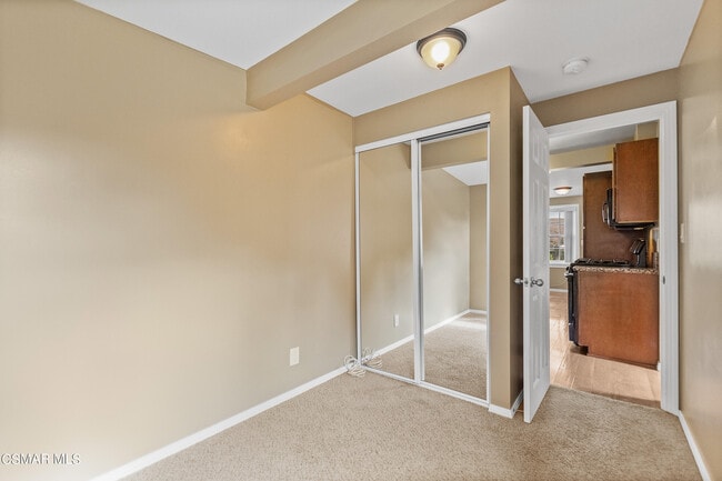 Building Photo - 2905 Foothill Dr