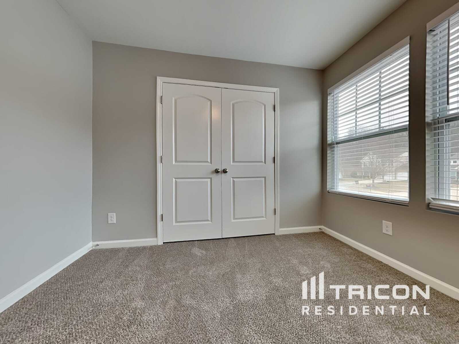 Building Photo - 918 Robys Pl
