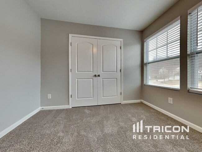 Building Photo - 918 Robys Pl