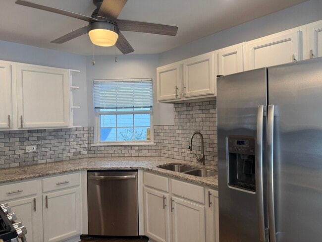 Building Photo - 1162 Harbor Ct