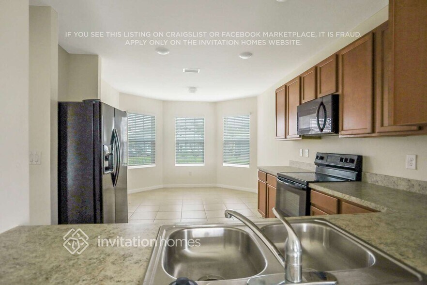 Building Photo - 10292 Silver Pond Lane