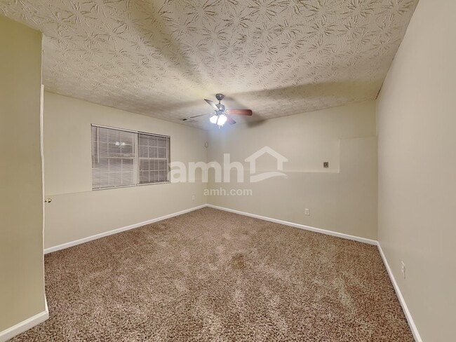 Building Photo - 2717 Oak Meadow Ln