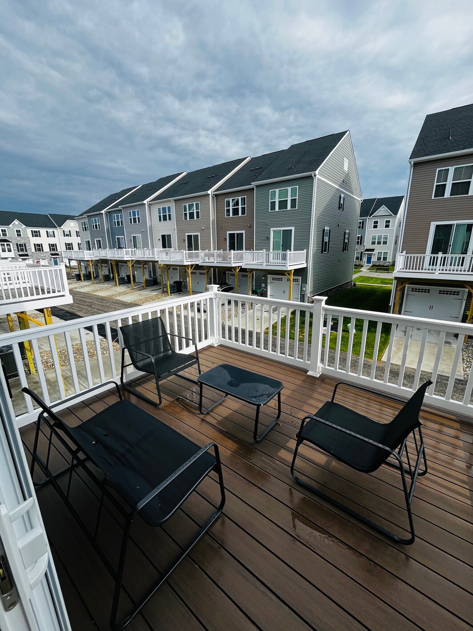 Building Photo - 4944 Dunhaven Dr