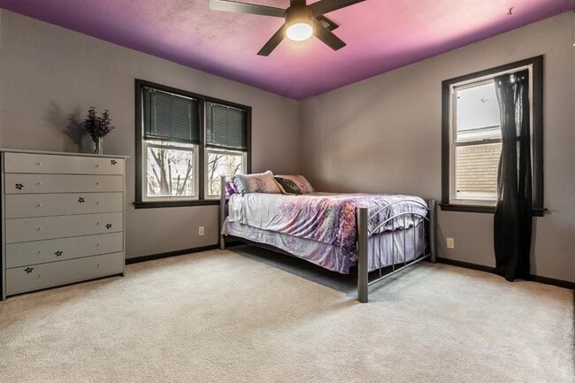 Building Photo - 3204 SE 19th St