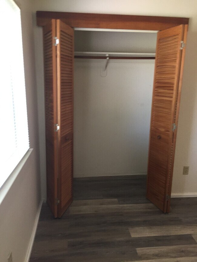 Building Photo - 2 story 3 bed in Northwest Bakersfield with Solar - $2400 + $130 Solar Fee