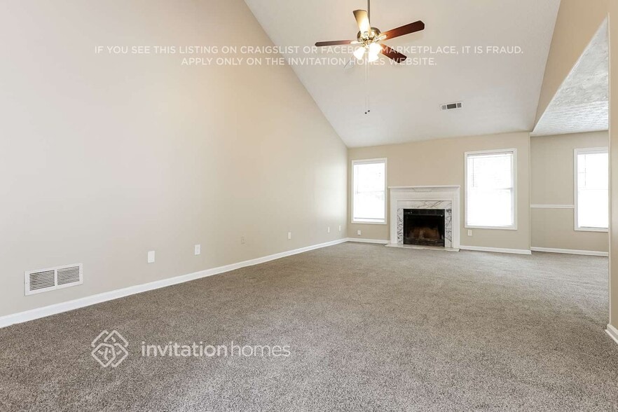 Building Photo - 3990 Piper Glen Dr NE