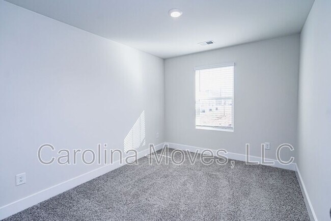 Building Photo - 603 Purteview Pl