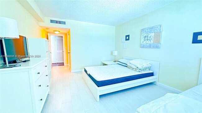 Building Photo - 2501 S Ocean Dr