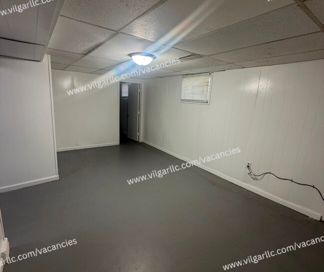 Building Photo - Newly updated 5 Bedrooms, 2- Bathroom Home