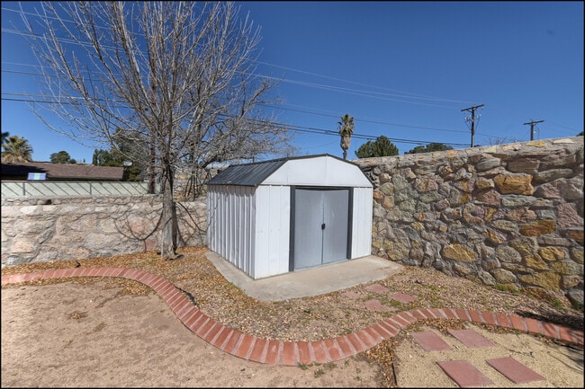 Building Photo - 695 Bluff Canyon Cir