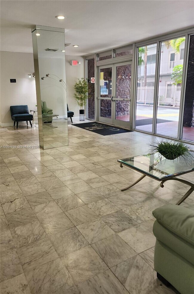 Building Photo - 3161 S Ocean Dr