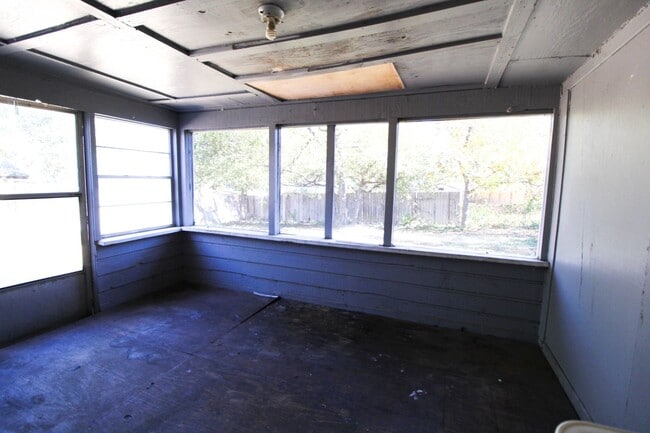 Building Photo - 10906 Lands Run St