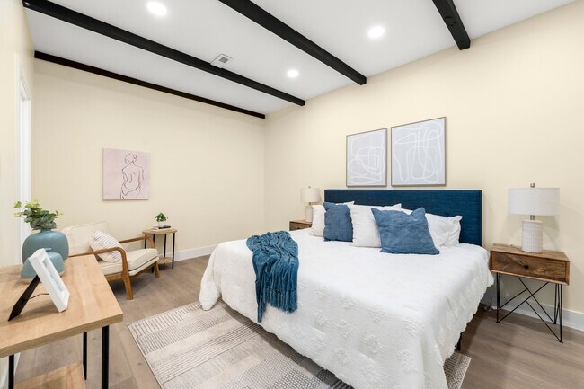 Building Photo - 130 SW 194th St