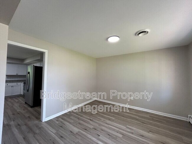 Building Photo - 3920 Barrymore Ln