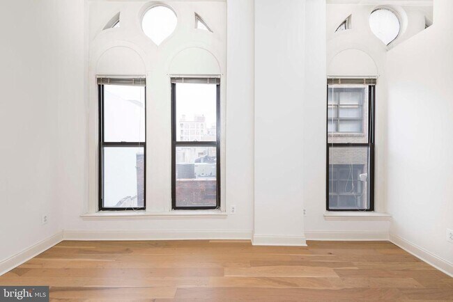 Building Photo - 116 S 7th St