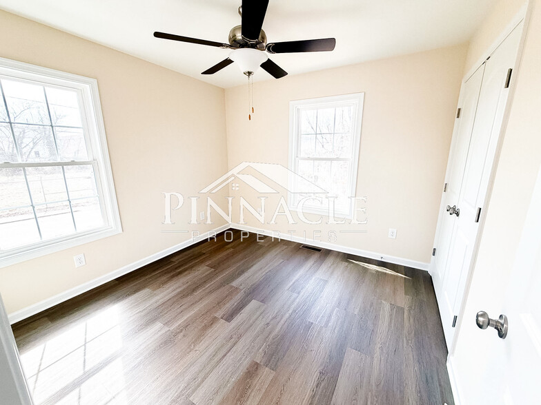 Building Photo - 233 Munford St