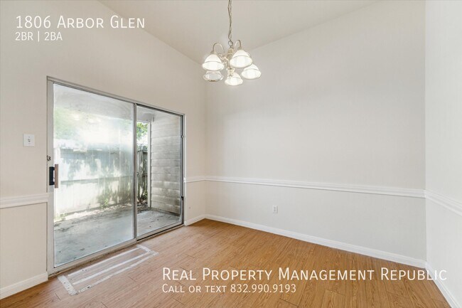 Building Photo - 1806 Arbor Glen