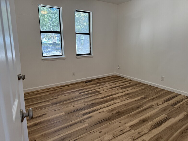 Building Photo - 836 Miller Estates Rd