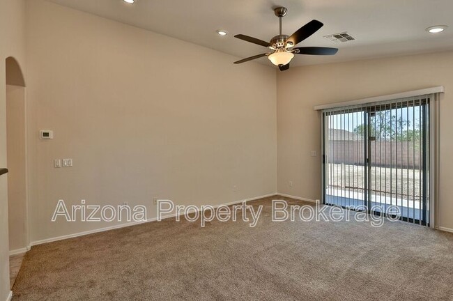 Building Photo - 16011 W Kendall St