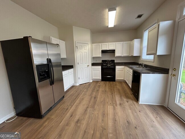 Building Photo - 3051 Kentmere Dr