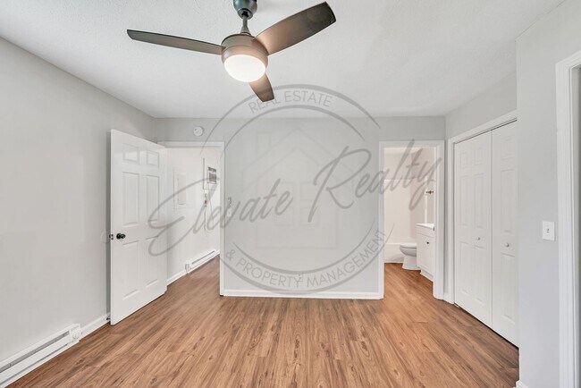 Building Photo - Spring Special (1/2 OFF 1st Month Rent): First Floor One Bedroom Updated Apartment with Laundry H...