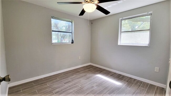 Building Photo - Charming 2 Bedroom, 1 Bath