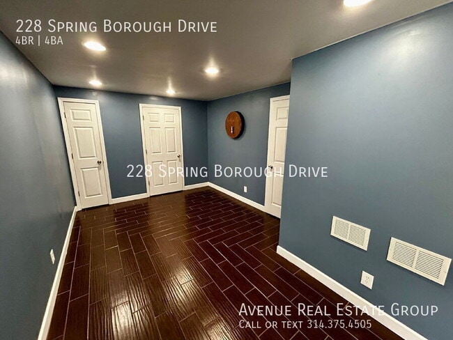 Building Photo - 228 Spring Borough Dr