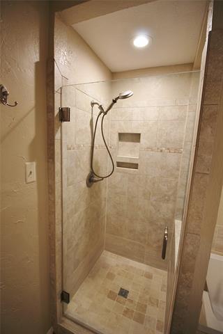 Building Photo - 906 Moore St