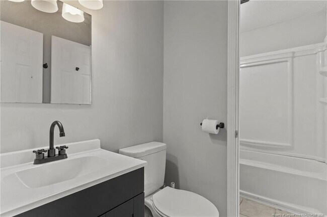 Building Photo - 412 Morley Dr