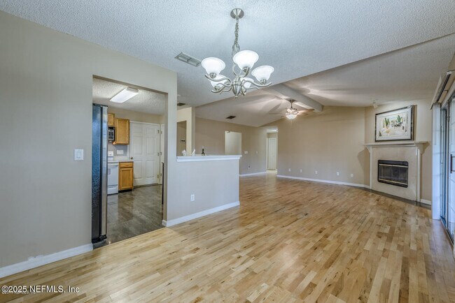 Building Photo - 4570 Blue Stream Ln N