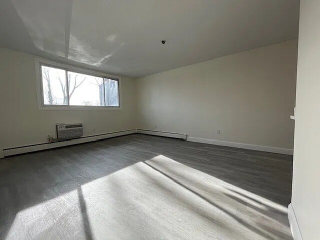 Building Photo - 101 Waite St