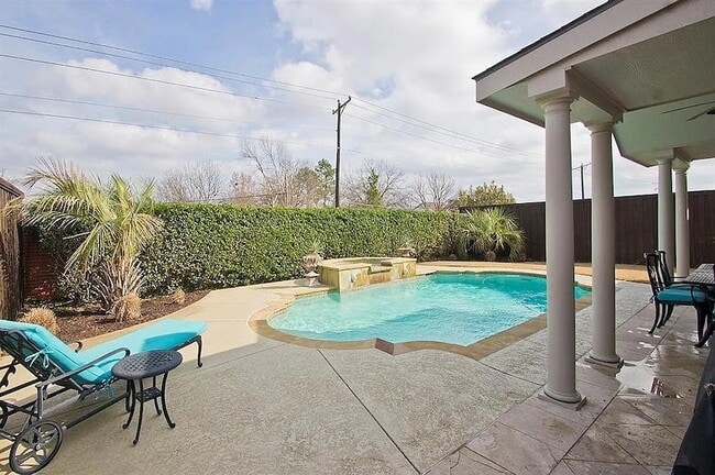 Building Photo - 10118 St Georges Dr