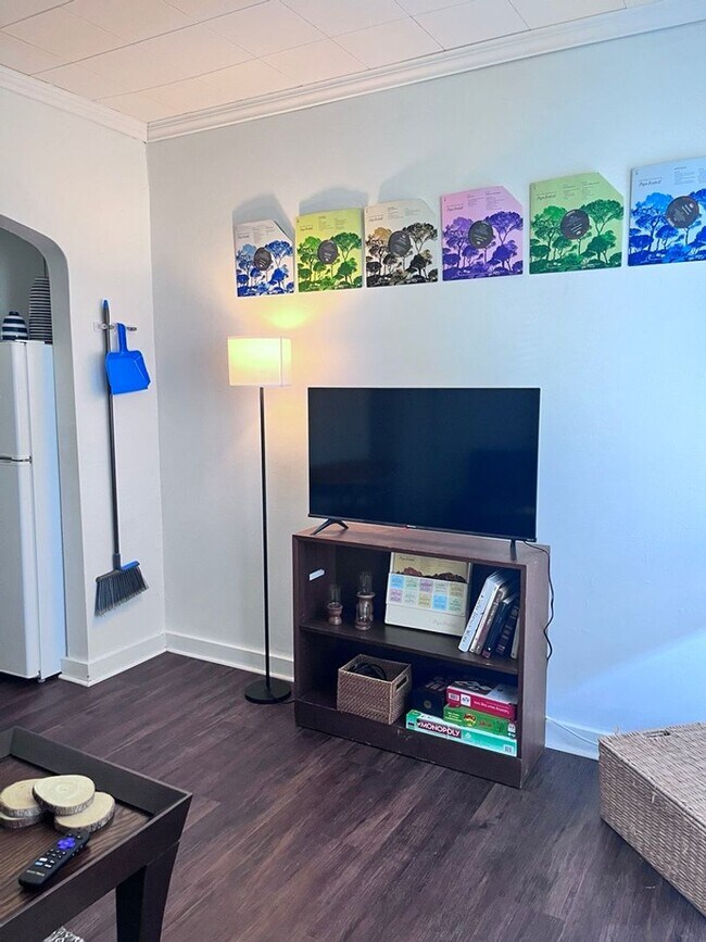 Building Photo - Drake Triplex