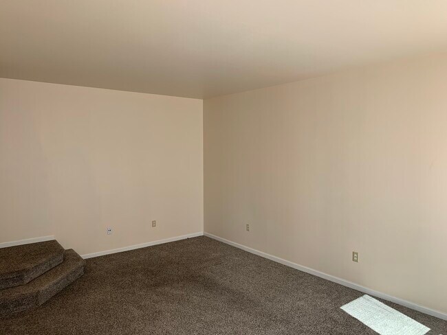 Living Room - 3670 S 60th St