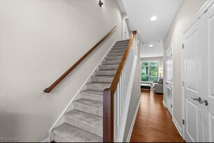 Building Photo - 1357 Slate Ct