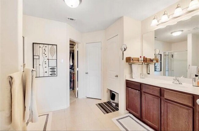 Building Photo - 13405 Clara Martin