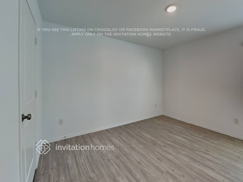 Building Photo - 10511 McClintock Dr