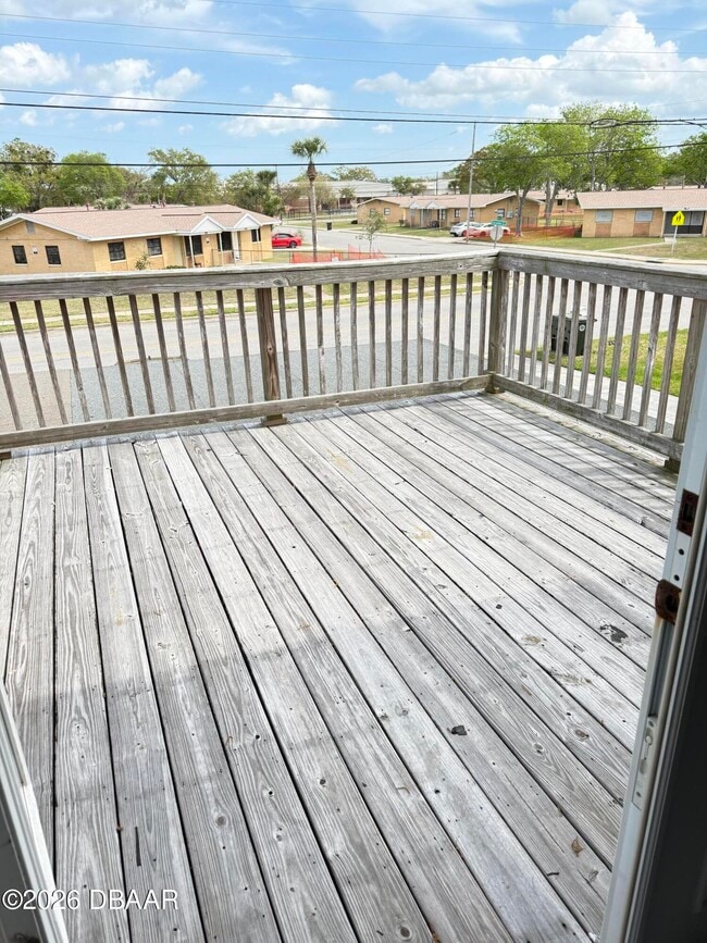 Building Photo - 548 S Caroline St