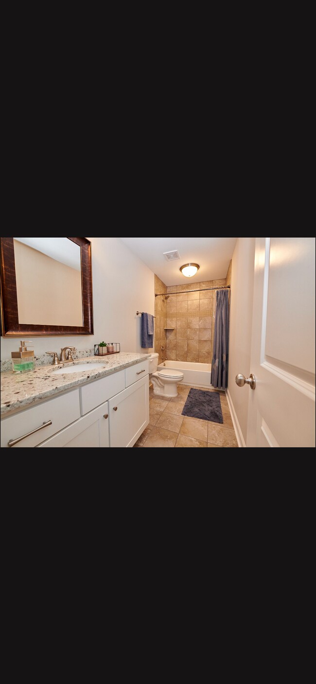 Building Photo - 2525 Celia Ct