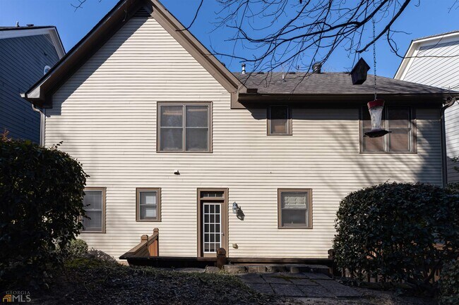 Building Photo - 3725 Paces Park Cir SE