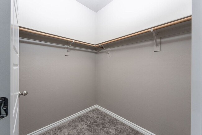 Building Photo - Modern Henderson Townhome with Loft & Resort-Style Amenities