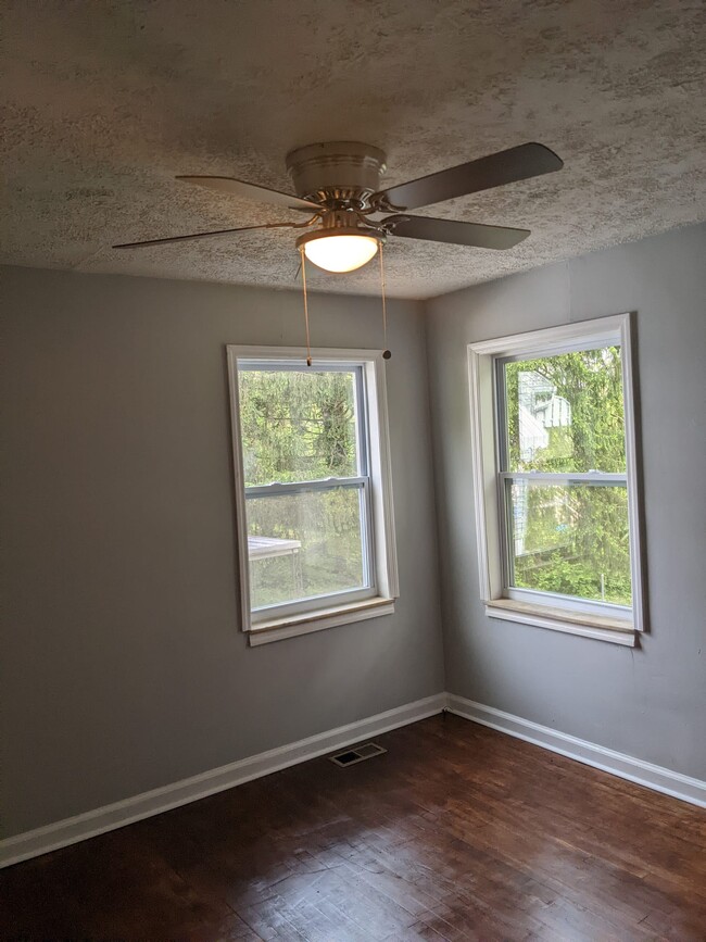 Building Photo - 706 Ben Hur Ave