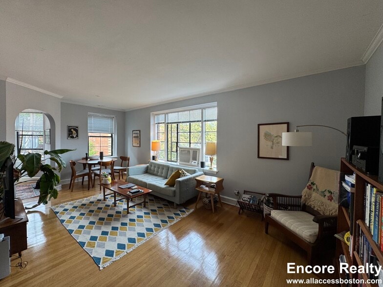 Primary Photo - 111 Longwood Ave