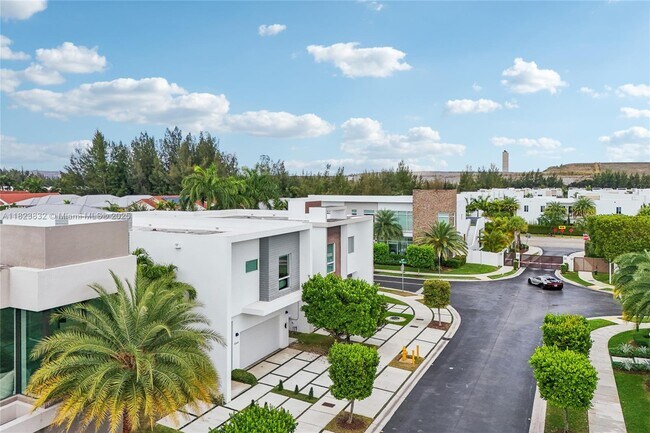 Building Photo - 10445 NW 68th Terrace