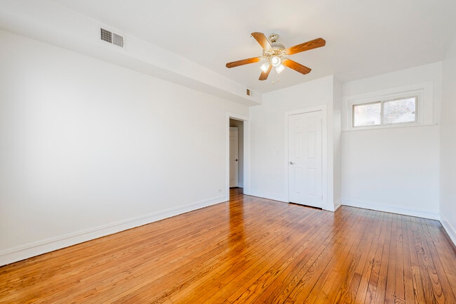 Building Photo - 7831 S Kingston Ave